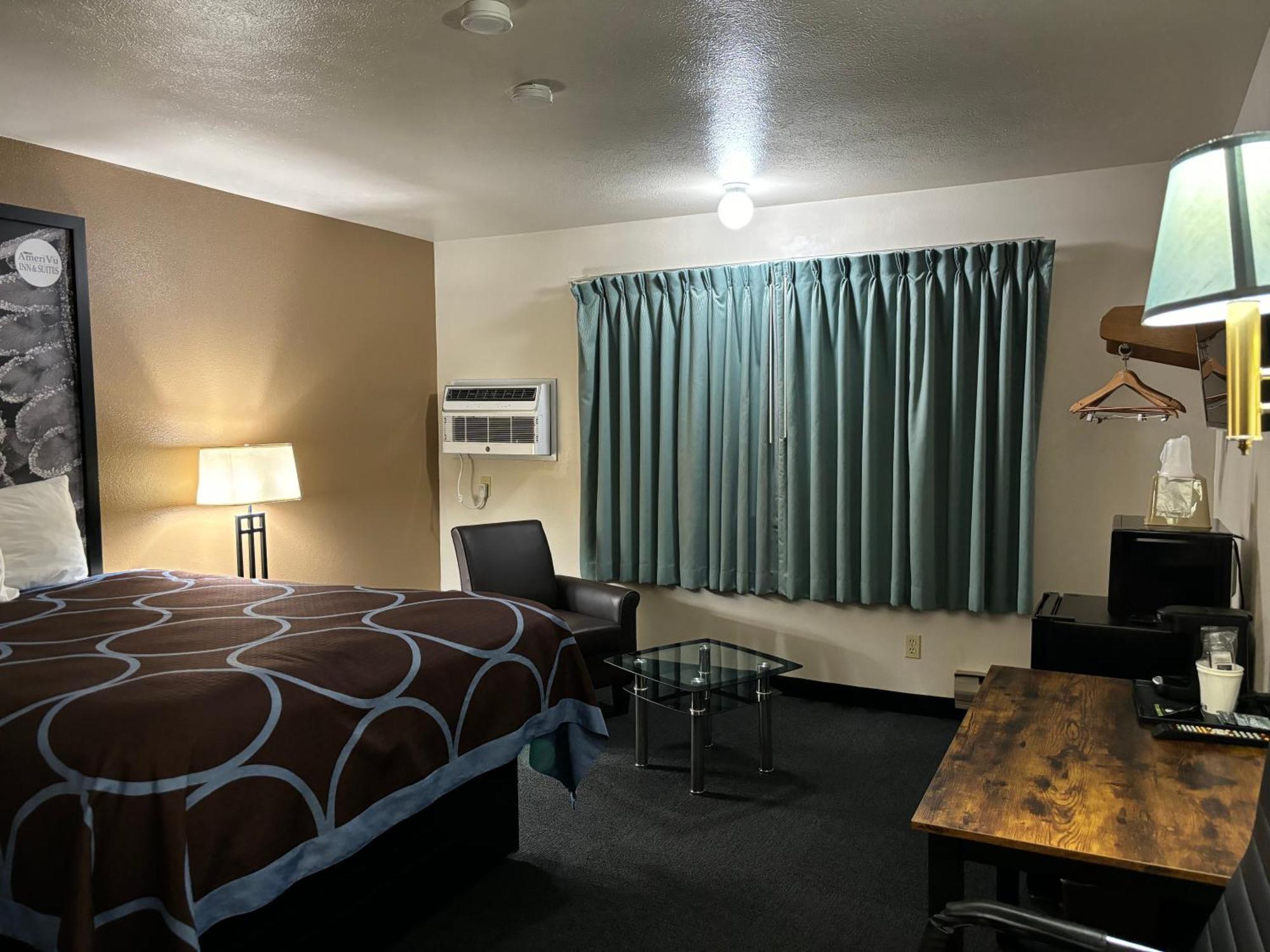 Amerivu Inn And Suites Shawano Wi Экстерьер фото