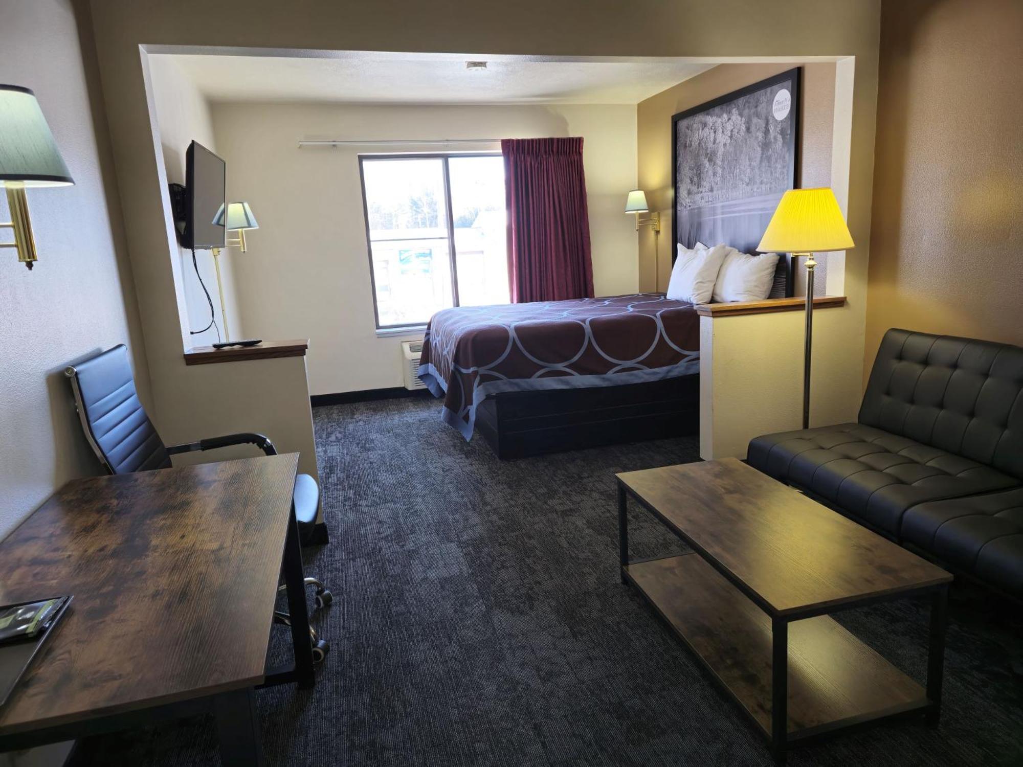Amerivu Inn And Suites Shawano Wi Экстерьер фото
